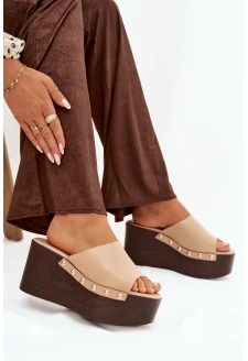 Klapki Damskie Na Koturnie Z Ćwiekami Beżowe Mareline