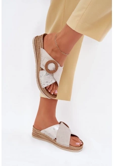 Klapki Damskie Na Koturnie Z Ozdobną Klamrą Inblu RV000012 Jasnobeżowe